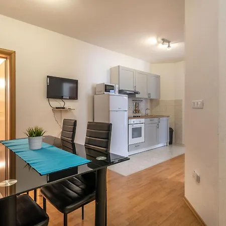 Apartment Superior-apartment Mit Einem Schlafzimmer In Strandnaehe By Interhome *