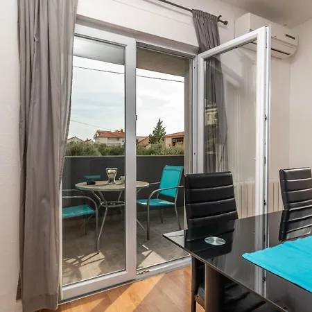 Superior-apartment Mit Einem Schlafzimmer In Strandnaehe By Interhome