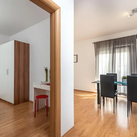 Superior-apartment Mit Einem Schlafzimmer In Strandnaehe By Interhome