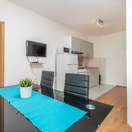 Apartment Superior-apartment Mit Einem Schlafzimmer In Strandnaehe By Interhome Trogir