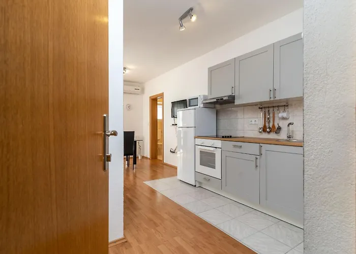 Apartment Superior-apartment Mit Einem Schlafzimmer In Strandnaehe By Interhome *