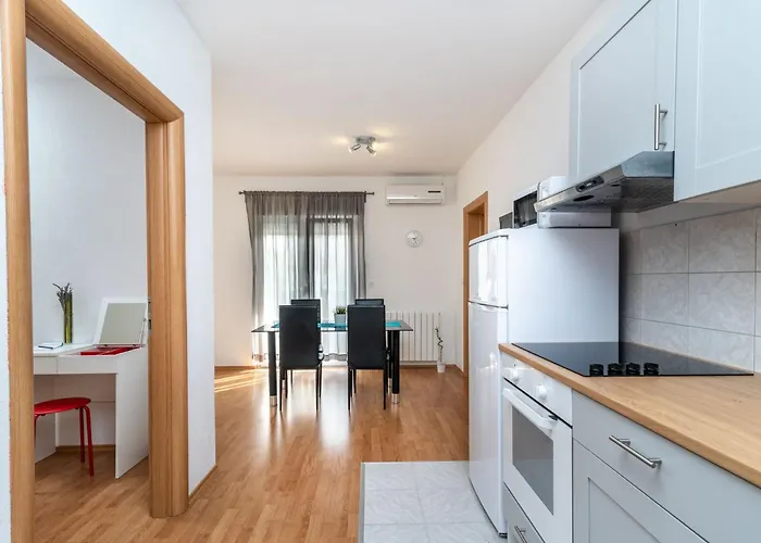 Superior-apartment Mit Einem Schlafzimmer In Strandnaehe By Interhome *
