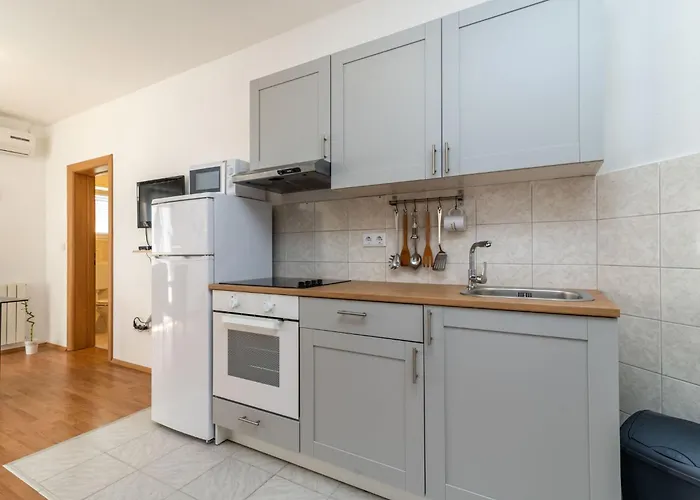 Superior-apartment Mit Einem Schlafzimmer In Strandnaehe By Interhome Apartment