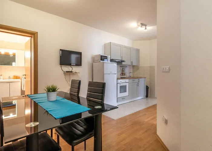Apartment Superior-apartment Mit Einem Schlafzimmer In Strandnaehe By Interhome *