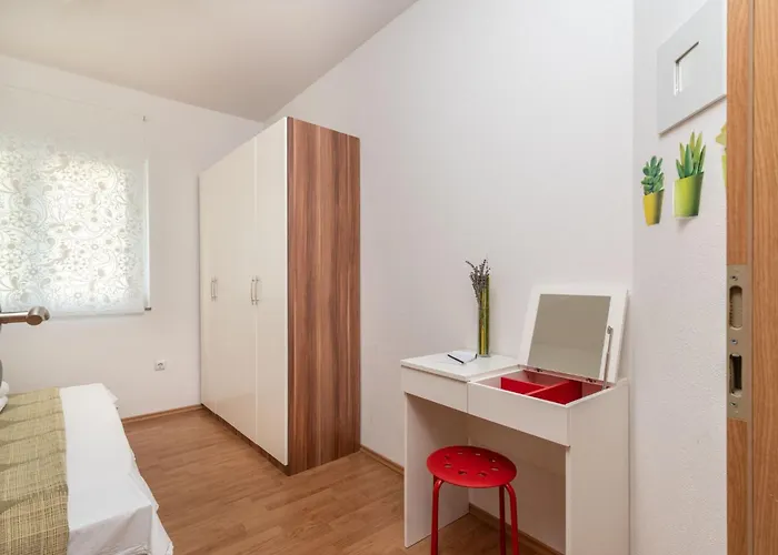 Apartment Superior-apartment Mit Einem Schlafzimmer In Strandnaehe By Interhome