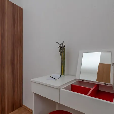 Superior-apartment Mit Einem Schlafzimmer In Strandnaehe By Interhome *