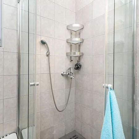 Daire Superior-apartment Mit Einem Schlafzimmer In Strandnaehe By Interhome Trogir